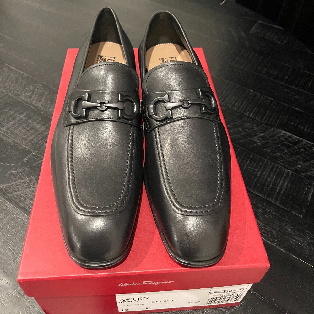 Salvatore Ferragamo MOCCASIN WITH GANCINI ORNAMENT Size 10